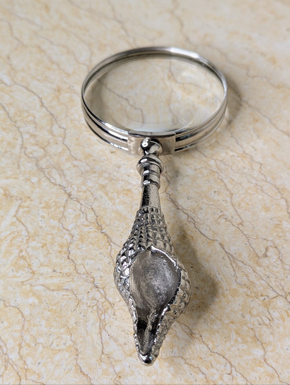 Vintage Seashell Handle Magnifying Glass Silver Tone Metal Coastal Academia - Picture 7 of 9
